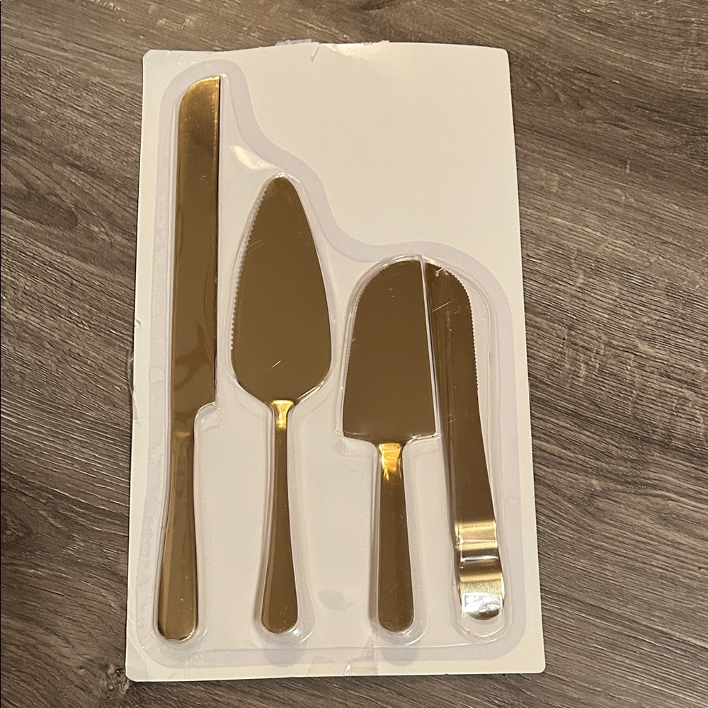 Gold Cake Cutting Set - 4 Pcs